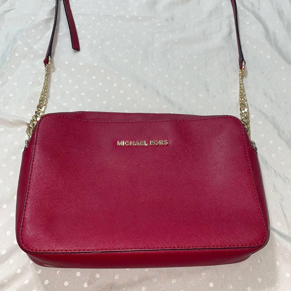 Pebbled chain Michael Kors crossbody bag
